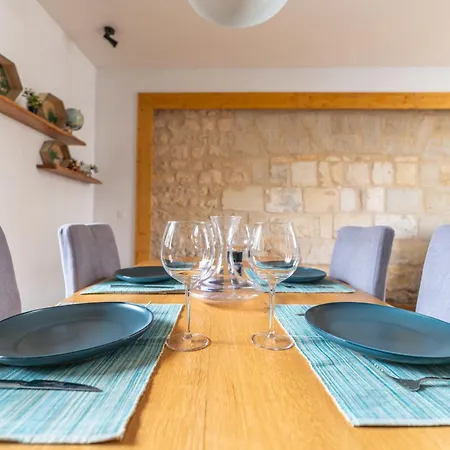 Apartment Burguet - Welkeys *